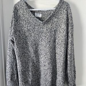 Old Navy Black and White Crew Neck Sweater
